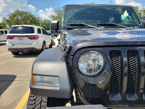 Used 2020 Jeep Wrangler Sport AWD/4WD image 6