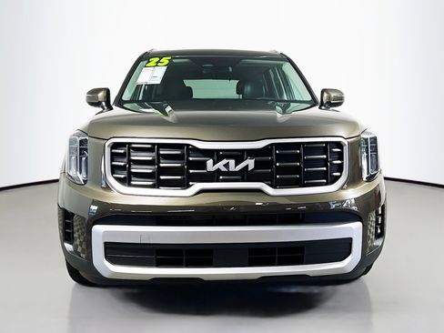 Used 2025 Kia Telluride S image 11