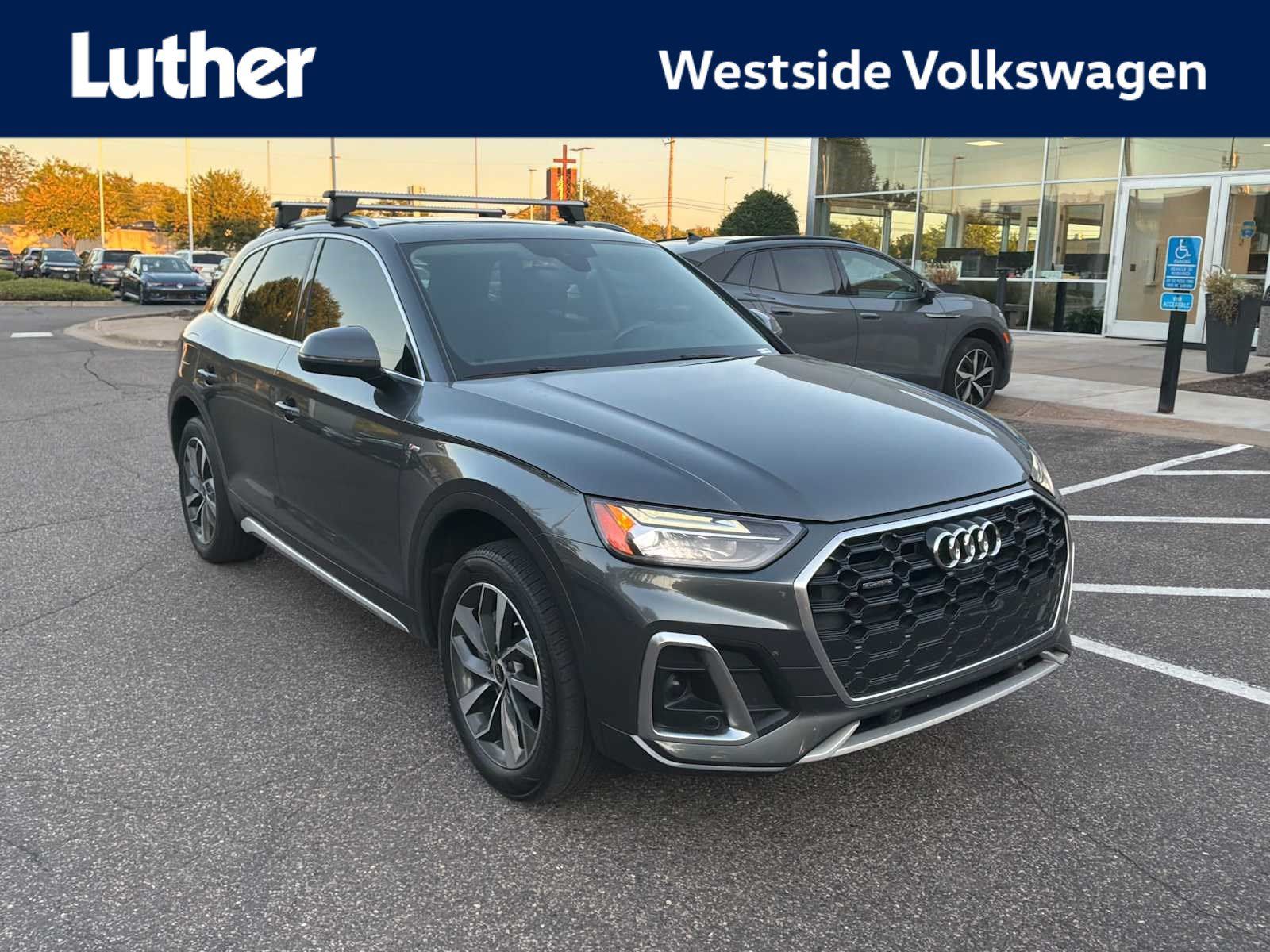 Used 2022 Audi Q5 2.0T Premium Plus AWD/4WD image 1