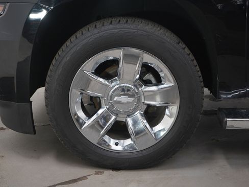 Used 2016 Chevrolet Suburban LT w/ LT Signature Package image 26