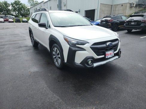 Used 2025 Subaru Outback Limited image 23