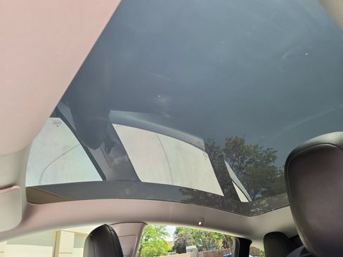Used 2023 Tesla Model Y Long Range AWD/4WD image 25