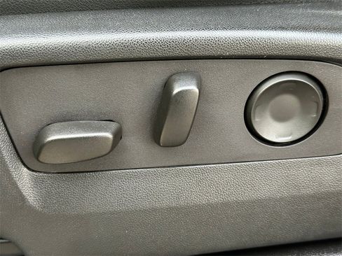 Used 2024 Chevrolet Suburban Premier image 23