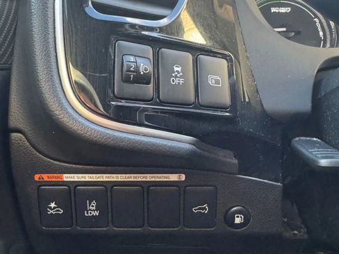 Used 2019 Mitsubishi Outlander SEL image 16