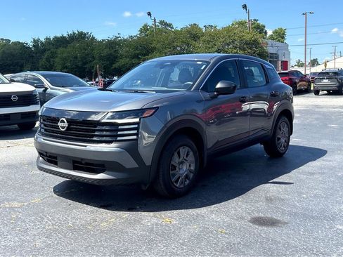 Used 2025 Nissan Kicks S FWD image 3