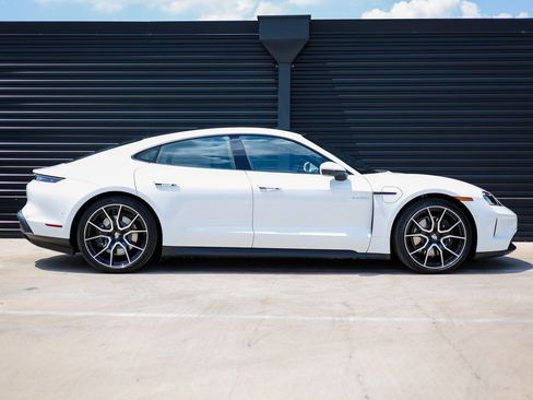 New 2026 Porsche Taycan image 8