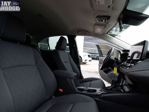 Used 2024 Toyota Corolla LE image 32