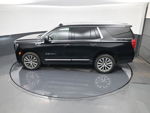 Used 2021 GMC Yukon Denali w/ Denali Premium Package image 32