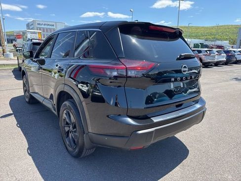 Certified 2026 Nissan Rogue SV w/ Cold Weather Package AWD/4WD image 7