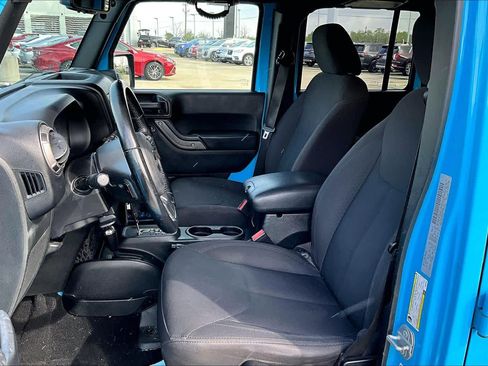 Used 2018 Jeep Wrangler Unlimited Sport S image 8