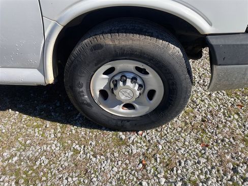 Used 2014 Chevrolet Express 2500 2500 Cargo image 33