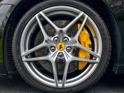 Used 2016 Ferrari California T image 83