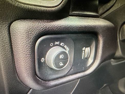 Used 2024 RAM 2500 Big Horn w/ Off Road Package AWD/4WD image 13