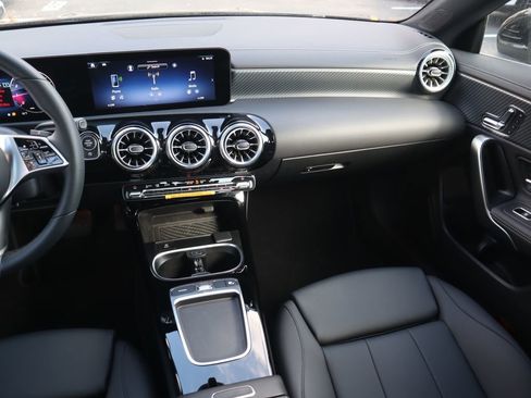 Certified 2025 Mercedes-Benz CLA 250 image 11