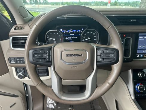 Used 2021 GMC Yukon Denali w/ Denali Ultimate Package AWD/4WD image 16