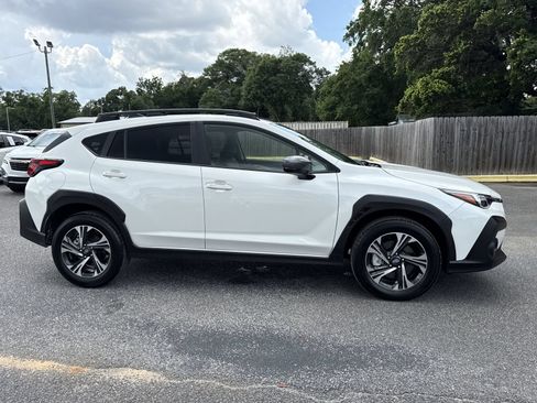 Used 2024 Subaru Crosstrek 2.0i Premium AWD/4WD image 6