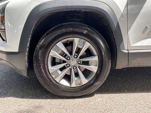 Used 2025 Chevrolet Equinox LT FWD image 29