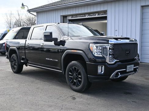 Used 2021 GMC Sierra 2500 Denali w/ Denali Black Diamond Edition image 4