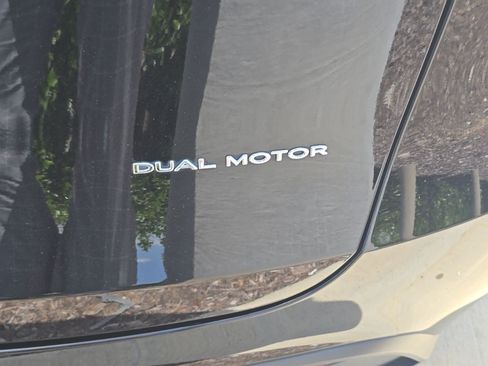 Used 2023 Tesla Model Y Long Range AWD/4WD image 7