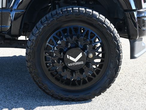 Used 2025 Ford F450 Platinum w/ Platinum Plus Package image 15