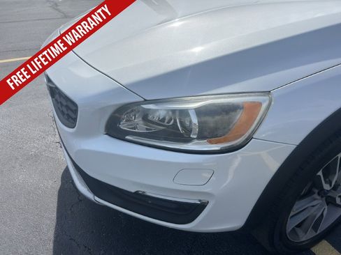 Used 2017 Volvo V60 T5 Cross Country Platinum AWD/4WD image 15
