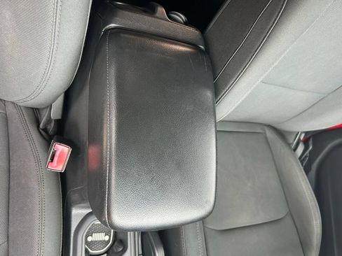 Used 2018 Jeep Wrangler Unlimited Sport AWD/4WD image 37