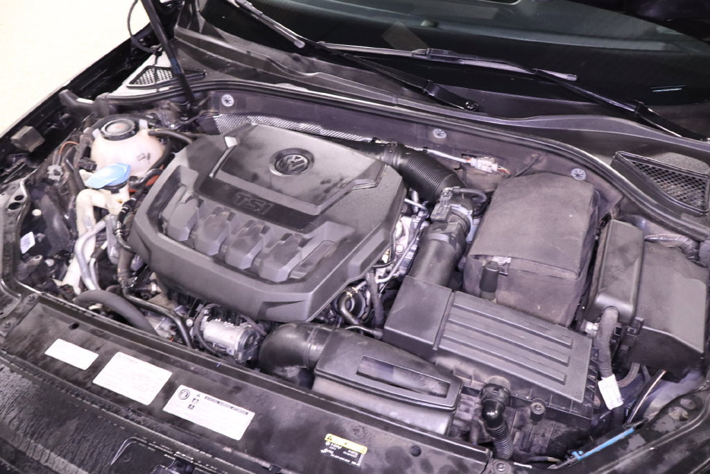 Used 2018 Volkswagen Passat 2.0T SE FWD image 33