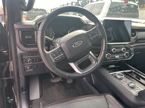 Used 2022 Ford Expedition Limited image 15