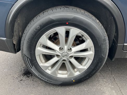 Used 2016 Nissan Rogue SV image 11