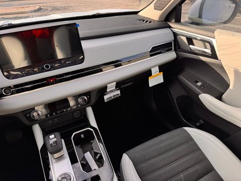 New 2026 Mitsubishi Outlander SE FWD image 24