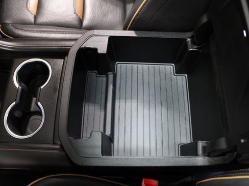 Used 2021 GMC Yukon AT4 image 30