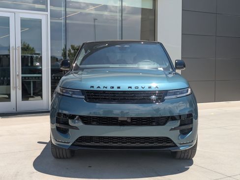 New 2025 Land Rover Range Rover Sport Dynamic SE image 2