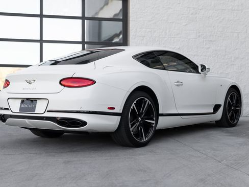 Used 2021 Bentley Continental GT V8 image 3