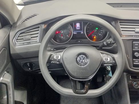 Used 2020 Volkswagen Tiguan S image 36