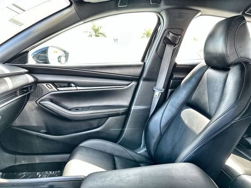 Used 2021 MAZDA MAZDA3 s image 28