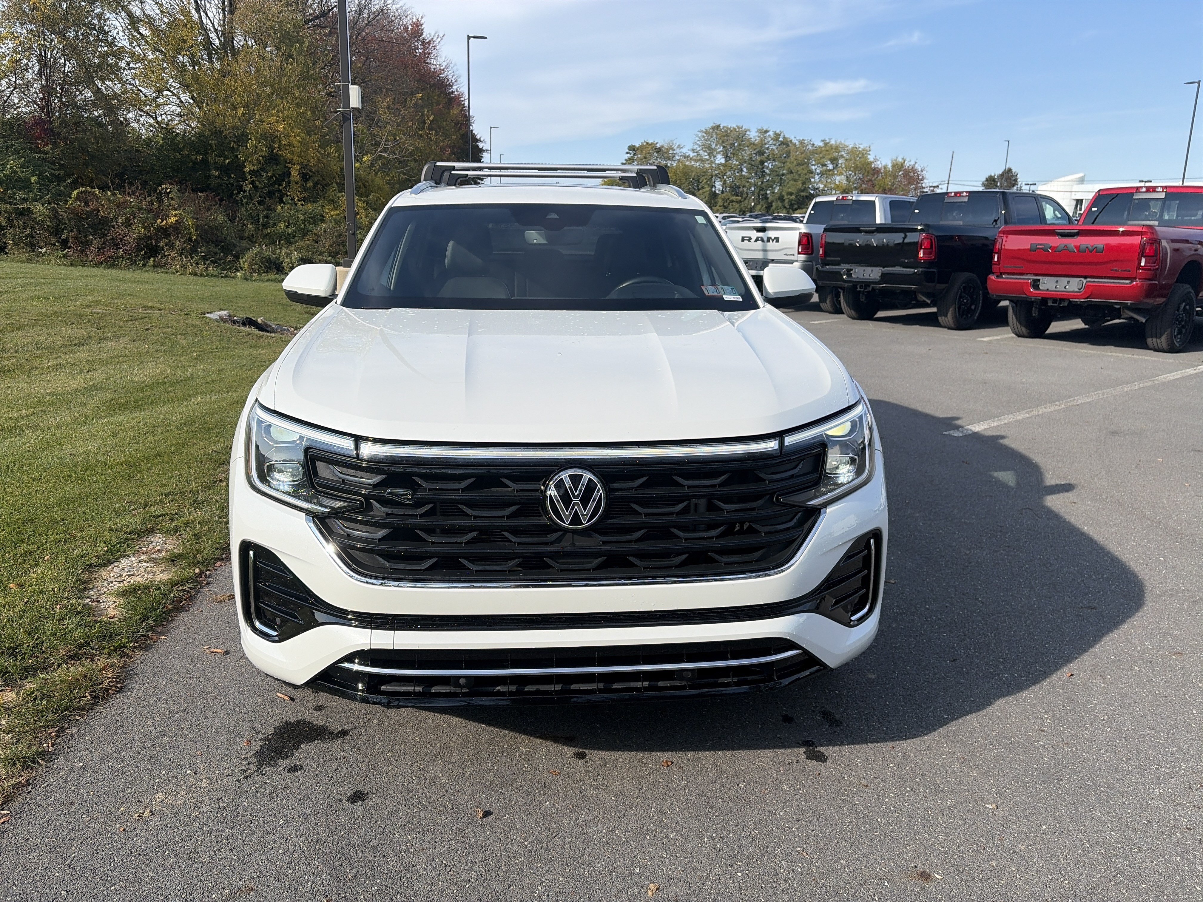 Certified 2024 Volkswagen Atlas Cross Sport SEL R-Line AWD/4WD image 2