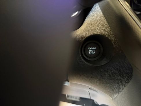 Used 2026 Toyota Corolla Cross XLE w/ Convenience Package image 24