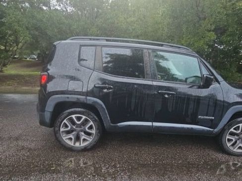 Used 2015 Jeep Renegade Latitude w/ Popular Equipment Group AWD/4WD image 6
