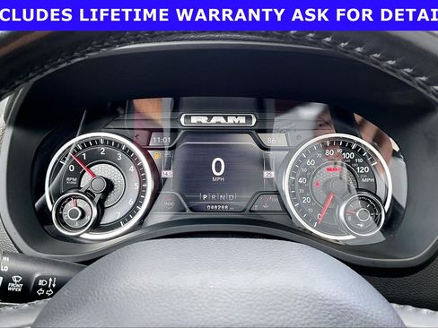 Used 2022 RAM 1500 Laramie AWD/4WD image 17