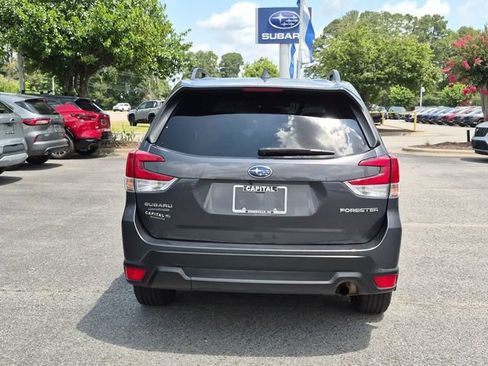 Used 2021 Subaru Forester Premium AWD/4WD image 4