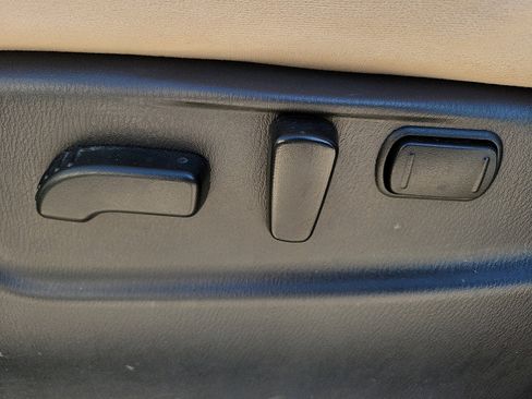 Used 2017 Nissan Armada SV image 13