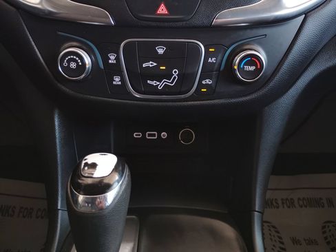 Used 2020 Chevrolet Equinox LT FWD image 27