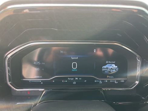 Used 2025 Chevrolet Silverado 1500 LT RWD image 19