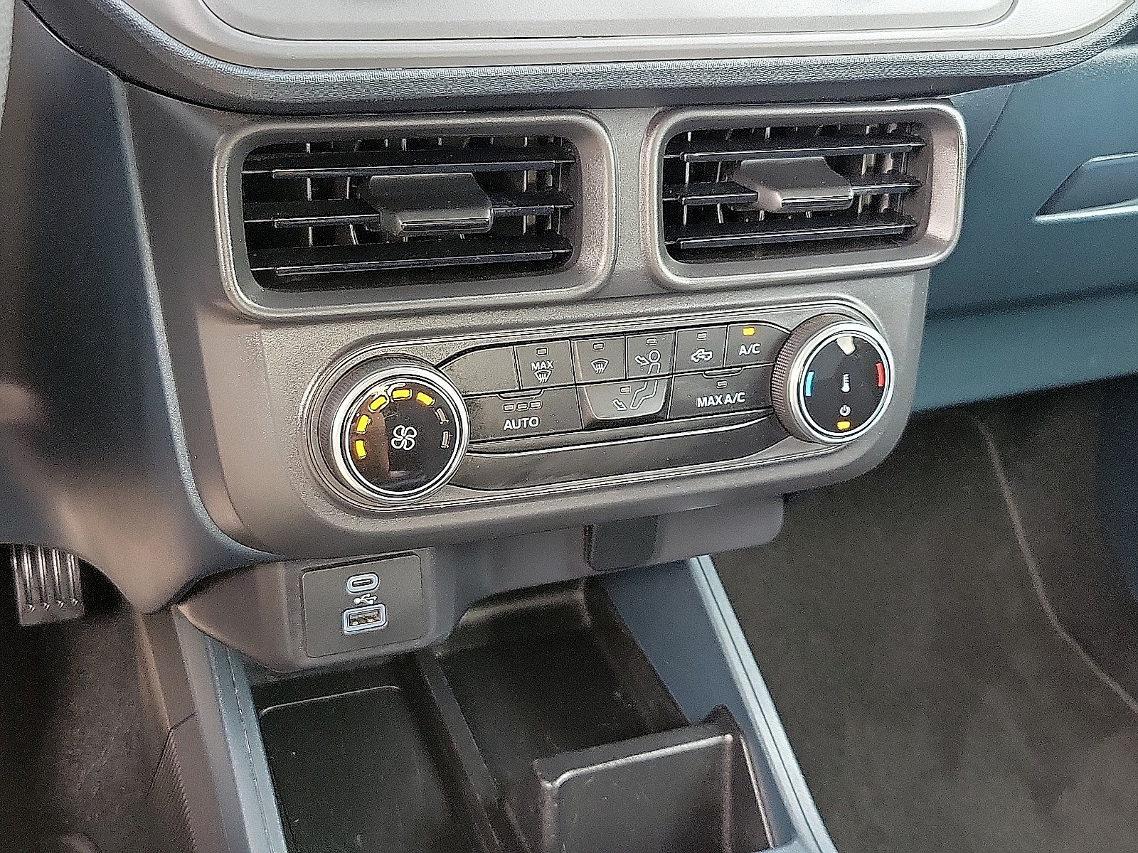 Used 2023 Ford Maverick XL w/ Equipment Group 100A Standard AWD/4WD image 17