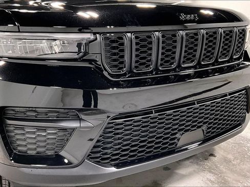 New 2025 Jeep Grand Cherokee Laredo image 38
