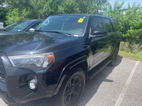 Used 2019 Toyota 4Runner SR5 RWD image 2