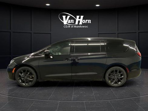 New 2026 Chrysler Pacifica Select w/ S Appearance Package FWD image 12
