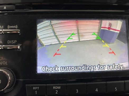 Used 2017 Nissan Rogue S image 19