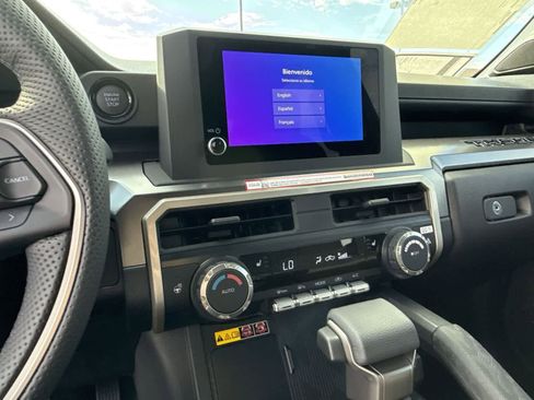 Used 2025 Toyota Tacoma SR5 AWD/4WD image 19