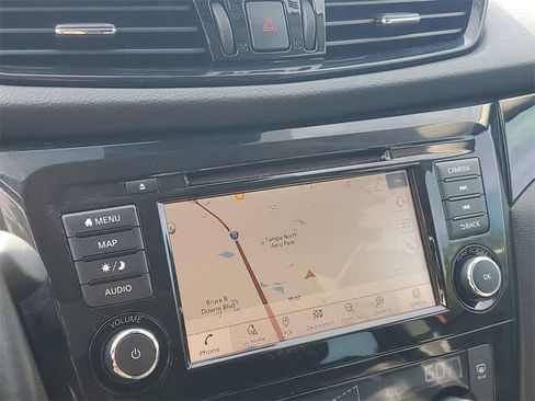 Used 2021 Nissan Rogue Sport SL w/ Premium Package image 28